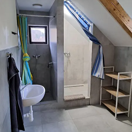 Jedlovka بيت للعطل